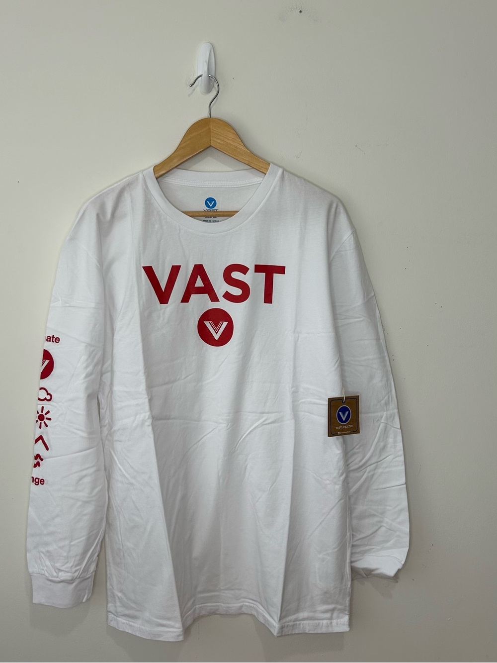 Vast Long Sleeve Shirt XL White Climate Change Crewneck New